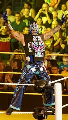Wie alt ist der berühmte Wrestler Rey Mysterio? Wie alt ist der berühmte Wrestler Rey Mysterio?