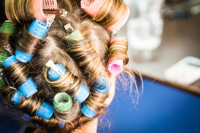 Geld sparen mit einer selbstgemachten Dauerwelle Geld sparen mit einer selbstgemachten Dauerwelle