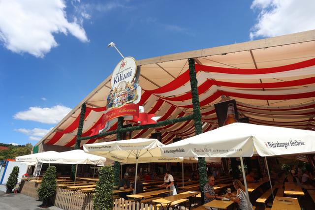 Debatte um den Song Debatte um den Song