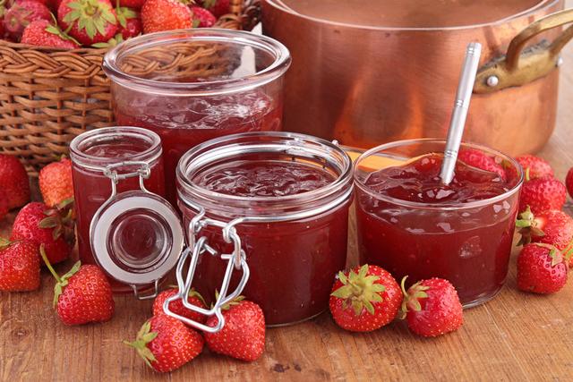 Was macht eine gute Marmelade oder Konfitüre aus? Tipps für den perfekten Frühstückstisch Was macht eine gute Marmelade oder Konfitüre aus? Tipps für den perfekten Frühstückstisch
