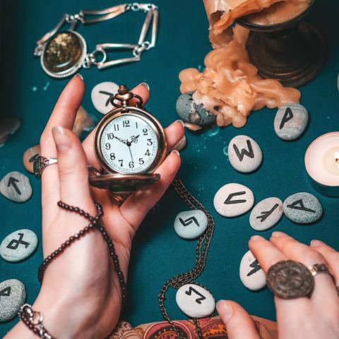 Wissenschaftliche Erklärung oder höhere Macht? Das Rätsel um die Uhrzeit 11:11 Wissenschaftliche Erklärung oder höhere Macht? Das Rätsel um die Uhrzeit 11:11