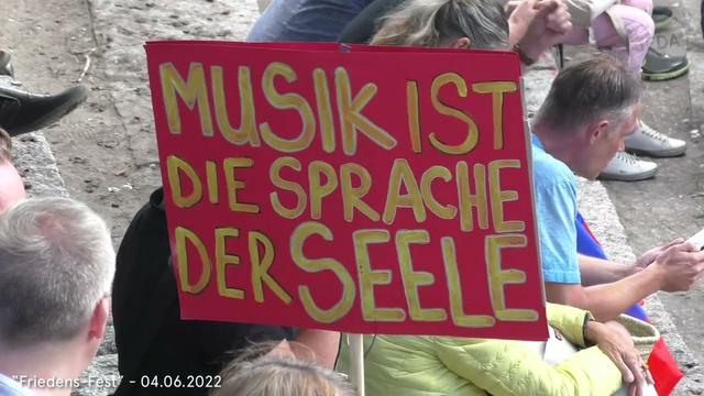 Hintergründe der "Freedom Parade": Von Fetisch-Partys zum politischen Protest Hintergründe der "Freedom Parade": Von Fetisch-Partys zum politischen Protest