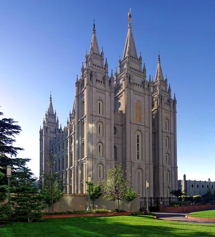 6. Die Rolle der Mormonen in Politik und Gesellschaft: Wie engagieren sich die Mitglieder dieser Religionsgemeinschaft? 6. Die Rolle der Mormonen in Politik und Gesellschaft: Wie engagieren sich die Mitglieder dieser Religionsgemeinschaft?