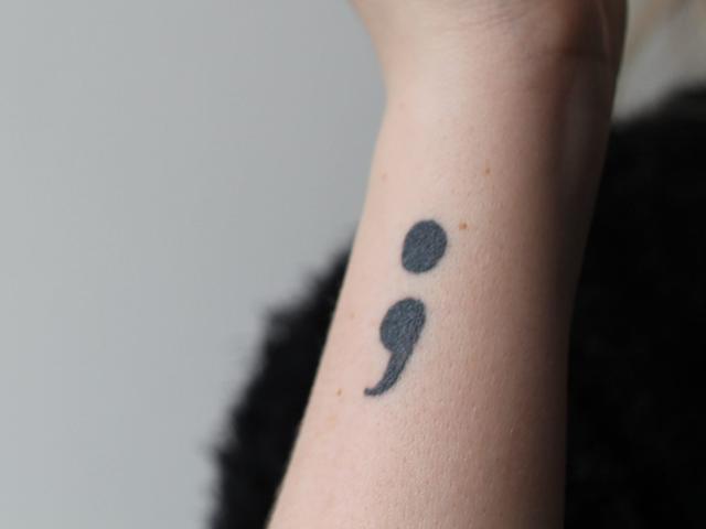 Die emotionale Bedeutung von Tattoo-Symbolen: Das Semikolon als Statement Die emotionale Bedeutung von Tattoo-Symbolen: Das Semikolon als Statement