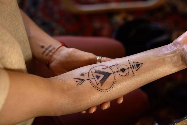 Die Bedeutung von Tattoo-Symbolen: Eine tiefgründige Erklärung Die Bedeutung von Tattoo-Symbolen: Eine tiefgründige Erklärung