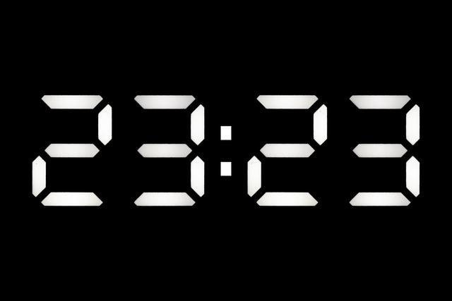 Wie beeinflusst die Uhrzeit 23:23 deine Liebesangelegenheiten? Wie beeinflusst die Uhrzeit 23:23 deine Liebesangelegenheiten?