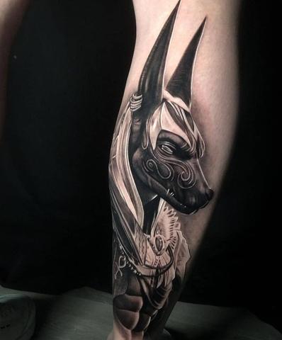 Anubis Tattoo: Die tiefere Bedeutung des ägyptischen Totengottes