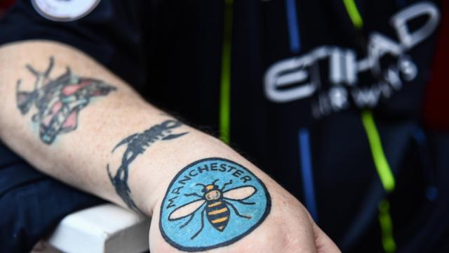 2. Biene Tattoo Bedeutung: Bescheidenheit, Reinheit und Fleiß