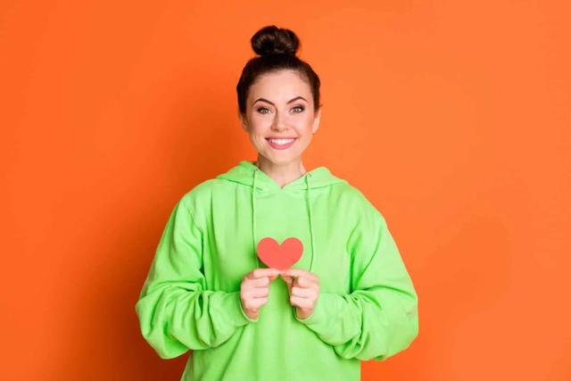 Die Bedeutung des Herzens in Orange erklärt