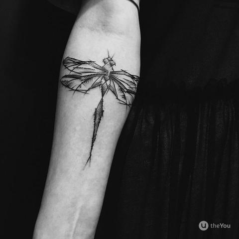 Libellen-Tattoos: Eine Verbindung zum Unterbewusstsein und zum Hier und Jetzt Libellen-Tattoos: Eine Verbindung zum Unterbewusstsein und zum Hier und Jetzt