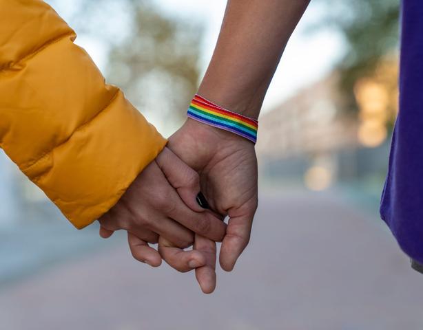 Die Unterschiede zwischen Bisexualität und Pansexualität erklärt Die Unterschiede zwischen Bisexualität und Pansexualität erklärt