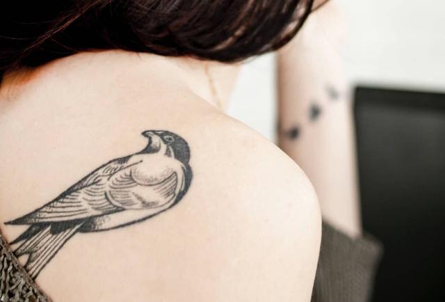 Farbenfrohe Trends: Flamingos als angesagtes Vogel-Tattoo Farbenfrohe Trends: Flamingos als angesagtes Vogel-Tattoo