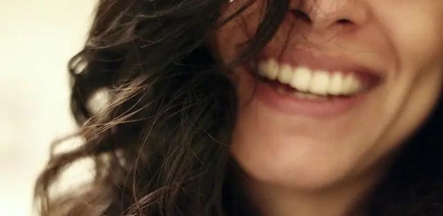 Die Comedy-Show "Last one laughing" und die Anwendung des Sprichworts Die Comedy-Show "Last one laughing" und die Anwendung des Sprichworts