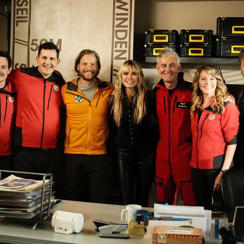 2. "Bergretter Staffel 15: Neue Hauptkommissarin und Überraschungsgast Heidi Klum" 2. "Bergretter Staffel 15: Neue Hauptkommissarin und Überraschungsgast Heidi Klum"