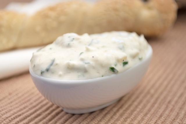 Die beste Knoblauchsoße selber machen - einfach und köstlich! - Sieu Thi Do Noi That