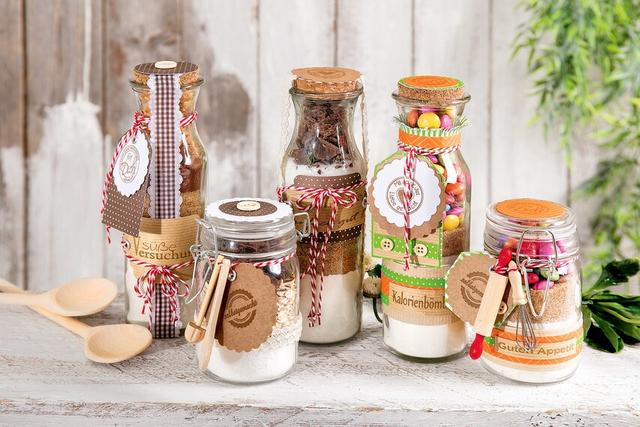 Einfache Anleitung: Backmischungen im Glas selbst machen Einfache Anleitung: Backmischungen im Glas selbst machen