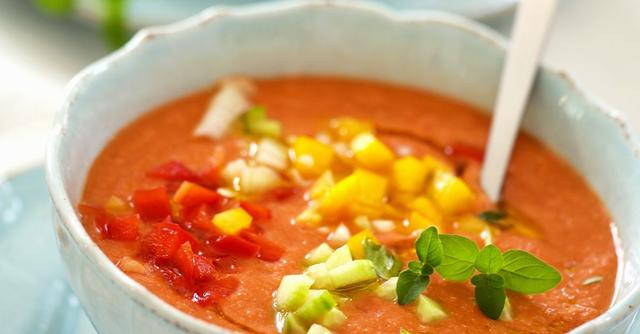 5. Spanische Gazpacho: Eine erfrischende Kaltschale ganz einfach selbst zubereiten 5. Spanische Gazpacho: Eine erfrischende Kaltschale ganz einfach selbst zubereiten