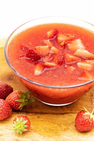 1. Erfrischende Kaltschale: Einfache Rezepte zum Selbermachen 1. Erfrischende Kaltschale: Einfache Rezepte zum Selbermachen