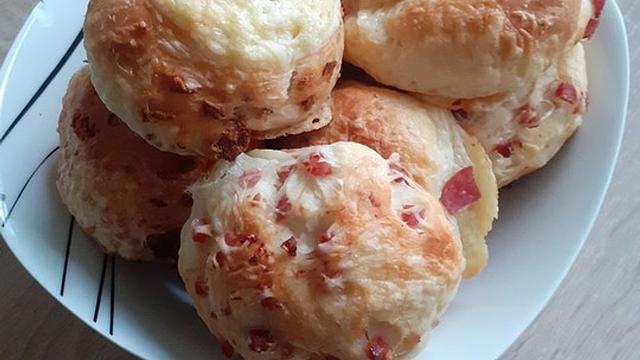 Köstliche Pizzabrötchen ganz einfach selbst zubereiten