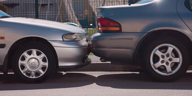 Zusammenhang zwischen Verkehrsunfällen und Auffahren: Was sind die Zusammenhänge? Zusammenhang zwischen Verkehrsunfällen und Auffahren: Was sind die Zusammenhänge?