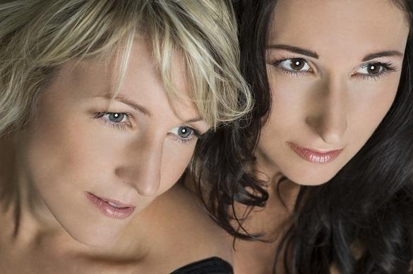 Die Geschichte hinter Alexandra Hofmanns Gesichtsnarbe enthüllt Die Geschichte hinter Alexandra Hofmanns Gesichtsnarbe enthüllt