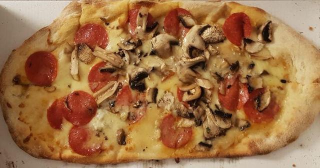 Pinsa oder Pizza? Entdecken Sie den kulinarischen Unterschied