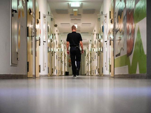 Unterschied zwischen Strafvollzug und Sicherungsverwahrung: Leben in Haft versus präventive Maßnahme Unterschied zwischen Strafvollzug und Sicherungsverwahrung: Leben in Haft versus präventive Maßnahme