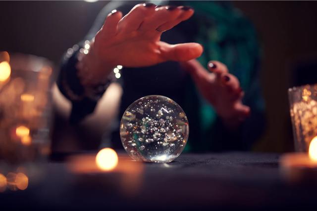 Orbs: Das Zusammenspiel von Ektoplasma, Digitalkameras und Staubpartikeln Orbs: Das Zusammenspiel von Ektoplasma, Digitalkameras und Staubpartikeln