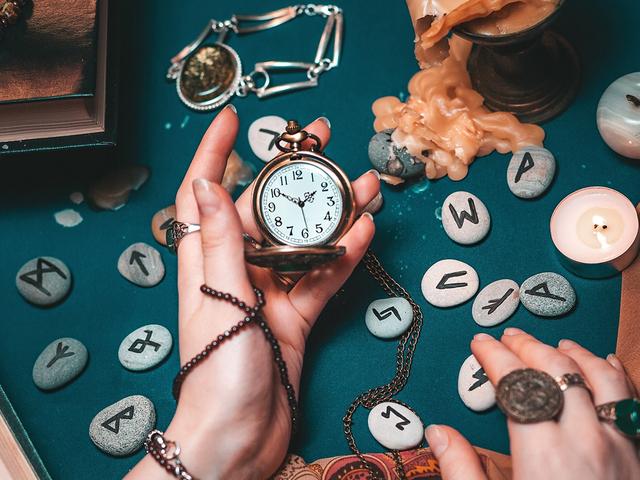 Spirituelle Interpretation von 11:11: Das verbirgt sich hinter der Doppeluhrzeit Spirituelle Interpretation von 11:11: Das verbirgt sich hinter der Doppeluhrzeit