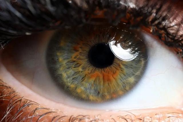 Die spirituelle Bedeutung von Sehstörungen im rechten Auge