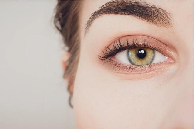 Die spirituelle Bedeutung von grünen Augen: Ein Zeichen für innere Weisheit Die spirituelle Bedeutung von grünen Augen: Ein Zeichen für innere Weisheit