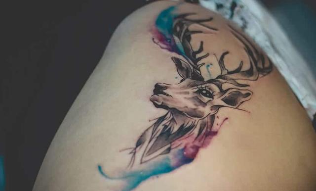 Hirsch-Tattoos: Von Geheimnis und Stärke - die verborgene Symbolik enthüllt