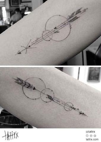 Pfeil-Tattoos und ihre Bedeutung: Von Schutz bis Freundschaft Pfeil-Tattoos und ihre Bedeutung: Von Schutz bis Freundschaft