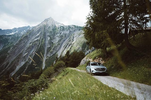 Welche Merkmale unterscheiden Elektrofahrzeuge von Fahrzeugen mit Verbrennungsmotor? Welche Merkmale unterscheiden Elektrofahrzeuge von Fahrzeugen mit Verbrennungsmotor?