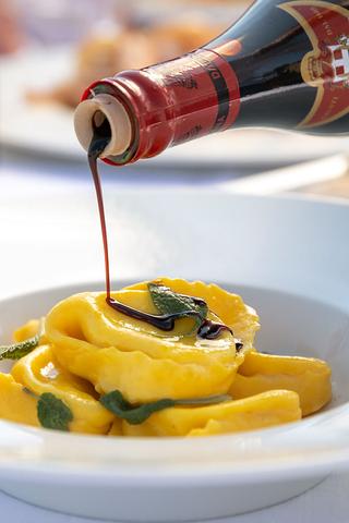 Der perfekte Gaumenschmaus: Bananen mit echtem Balsamico garnieren Der perfekte Gaumenschmaus: Bananen mit echtem Balsamico garnieren