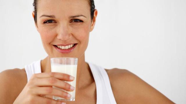 Milch und erwachsene Gesundheit: Was die Wissenschaft sagt Milch und erwachsene Gesundheit: Was die Wissenschaft sagt
