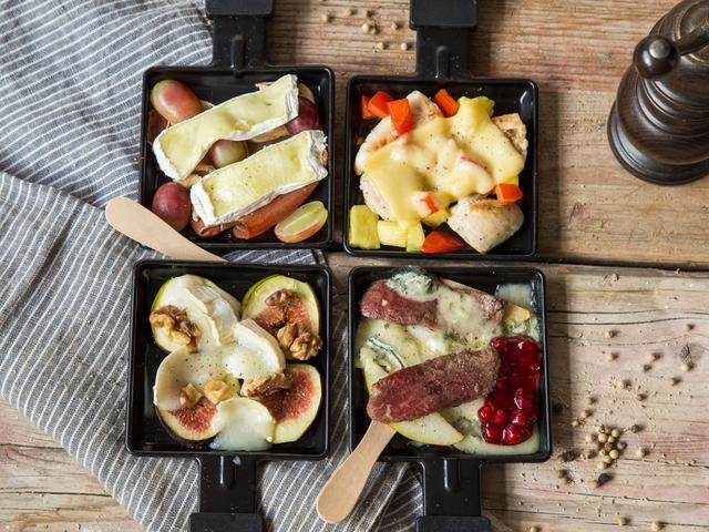 Die besten Käsesorten und Beilagen für dein Raclette Die besten Käsesorten und Beilagen für dein Raclette