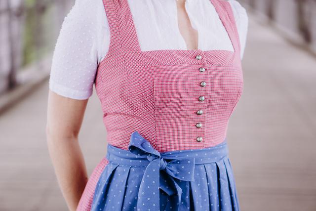 Dirndl-Näh-Anleitungen: Alles, was du wissen musst, um dein eigenes Dirndl zu nähen Dirndl-Näh-Anleitungen: Alles, was du wissen musst, um dein eigenes Dirndl zu nähen