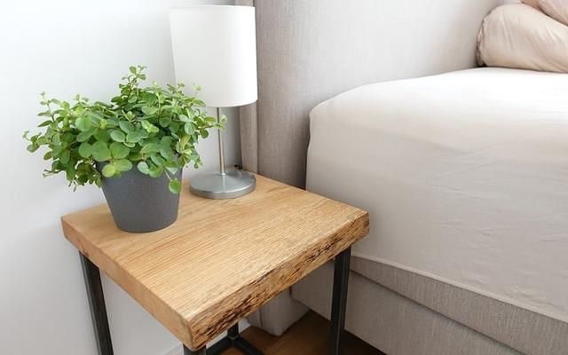 DIY-Ideen für einen selbstgebauten Nachttisch DIY-Ideen für einen selbstgebauten Nachttisch