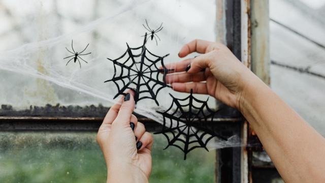 Schaurig-schönes Kunstblut für Halloween: Drei einfache Rezepte zum Selbermachen