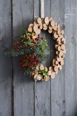 Außergewöhnliche Ideen für selbstgemachte Weihnachtsdeko im rustikalen Stil für den Außenbereich Außergewöhnliche Ideen für selbstgemachte Weihnachtsdeko im rustikalen Stil für den Außenbereich
