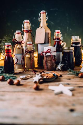 Likörgeschenke aus der Küche: Die besten Rezepte für Weihnachten Likörgeschenke aus der Küche: Die besten Rezepte für Weihnachten
