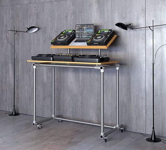DIY-Projekt: Einzigartigen DJ-Tisch für das Wohnzimmer selber machen DIY-Projekt: Einzigartigen DJ-Tisch für das Wohnzimmer selber machen