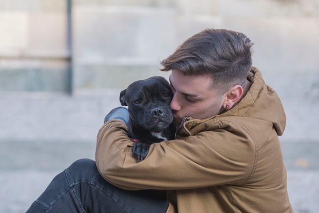 Dogfishing: Wenn Hunde beim Dating als Köder verwendet werden Dogfishing: Wenn Hunde beim Dating als Köder verwendet werden