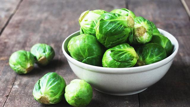 Rosenkohl für Hunde: Tipps zur Fütterung und mögliche Nebenwirkungen Rosenkohl für Hunde: Tipps zur Fütterung und mögliche Nebenwirkungen