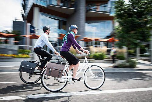 Erlaubnis und Bedingungen für das Fahren von Radfahrern nebeneinander Erlaubnis und Bedingungen für das Fahren von Radfahrern nebeneinander