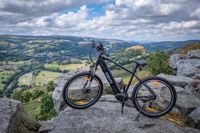 Tipps für die sichere Teilnahme am Straßenverkehr mit E-Bikes Tipps für die sichere Teilnahme am Straßenverkehr mit E-Bikes
