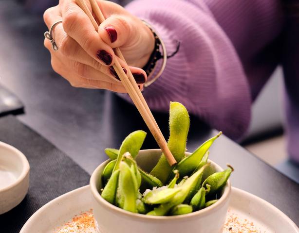 Edamame: Die gesunde Alternative zu fettigen Snacks Edamame: Die gesunde Alternative zu fettigen Snacks