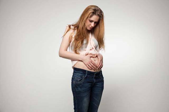Was tun gegen einen aufgeblähten Bauch? Wir haben die Lösung! Was tun gegen einen aufgeblähten Bauch? Wir haben die Lösung!
