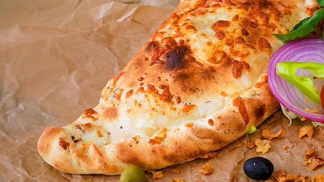 Schnelles und leckeres Calzone-Rezept zum Selbermachen Schnelles und leckeres Calzone-Rezept zum Selbermachen